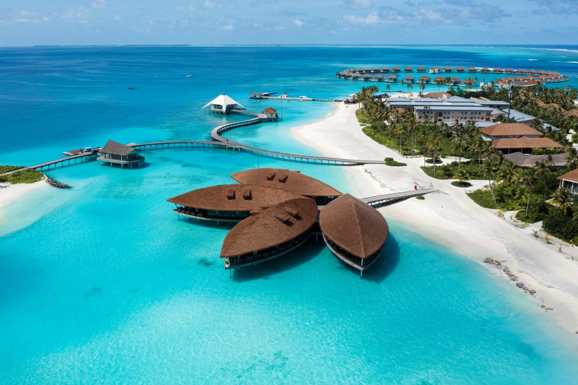 Radisson Blu Resort Maldives With 50 Percent Off On Sea Plane Round Trip 03 Nights & Above Fenfushi Exterior foto The resort's aerial view
